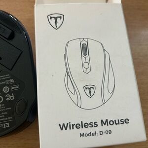 Ergonomic Black Wireless Mouse with Model D-09
